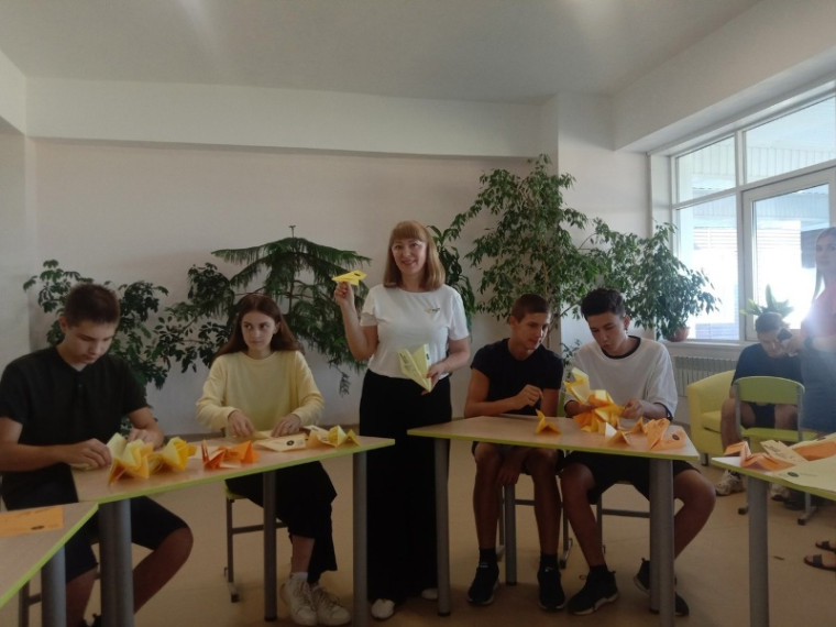 Акция "Самолет будущего".